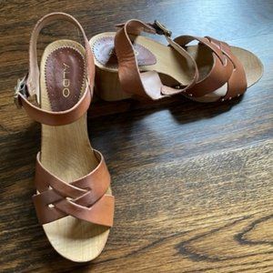 Wooden tan platform studded sandals